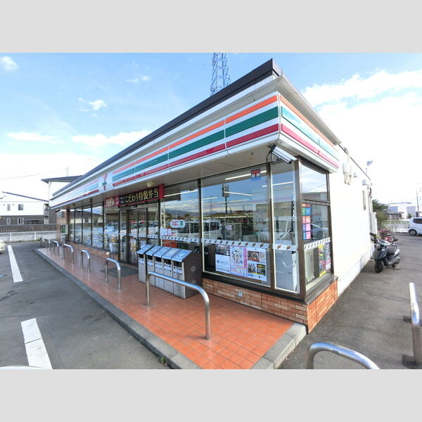 現地周辺 (セブンイレブン前橋元総社蒼海店(323m))