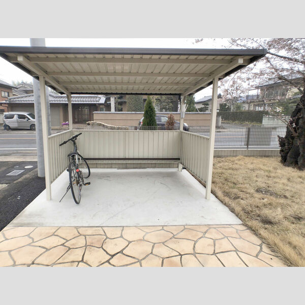 現地周辺 (駐輪場)