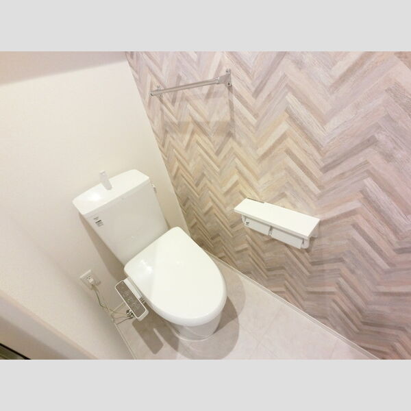 トイレ (温水洗浄便座付きトイレ)