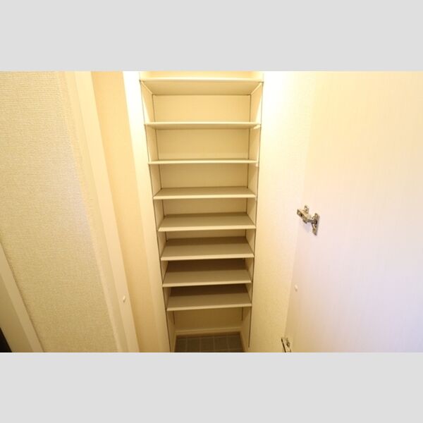 玄関 (シューズクローク)