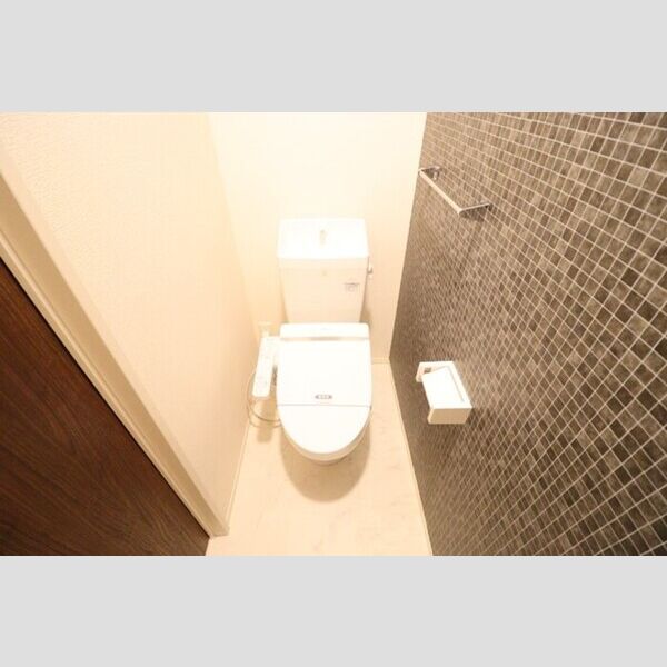 トイレ (温水洗浄暖房便座)