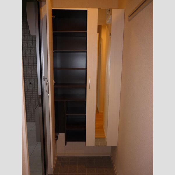 収納 (下駄箱　姿見鏡付き)