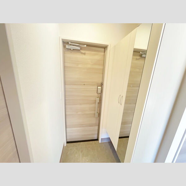 玄関 (玄関入り口)