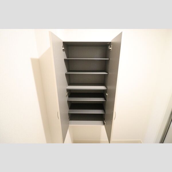 玄関 (シューズボックス)