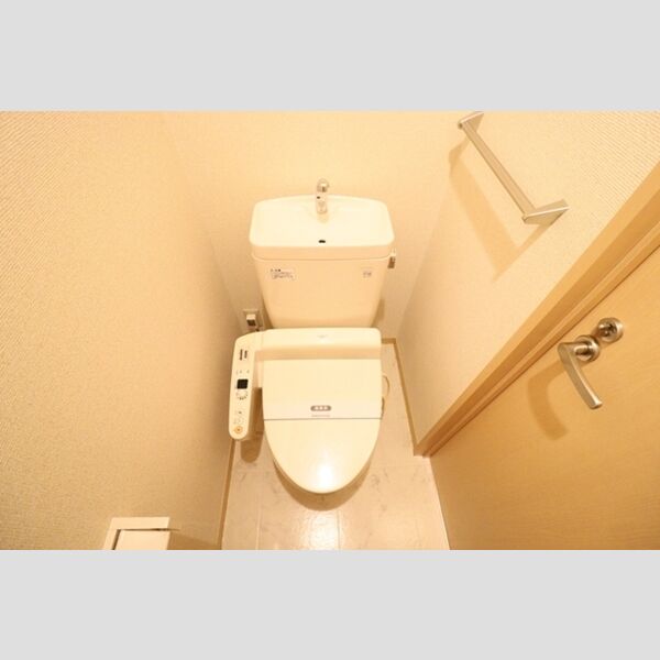 トイレ (温水洗浄暖房便座)