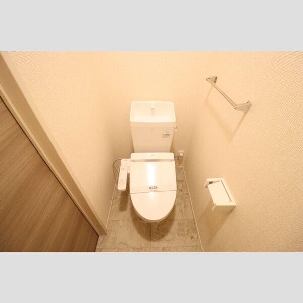 トイレ (温水洗浄暖房便座)