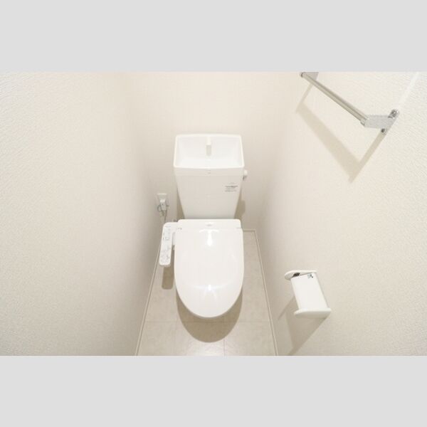 トイレ (温水洗浄暖房便座)