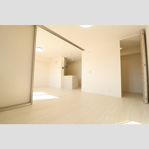 その他 (南側洋室)