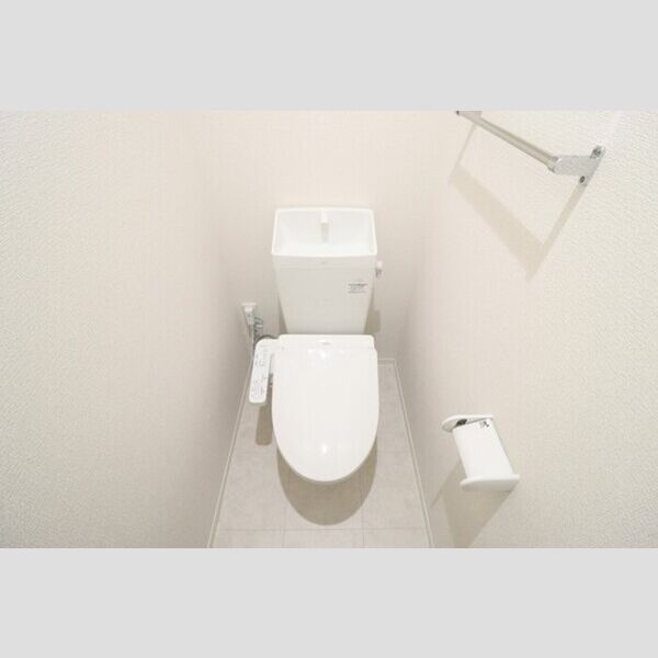 トイレ (温水洗浄暖房便座)