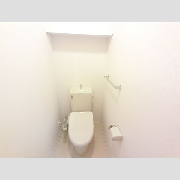 トイレ (温水洗浄便座付きトイレです。2箇所)