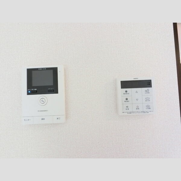 その他設備 (TVインターホン、給湯操作盤)