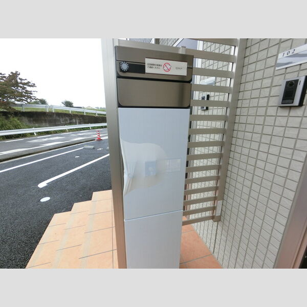 その他設備 (メール宅配ユニット)