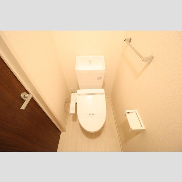 トイレ (温水洗浄暖房便座)