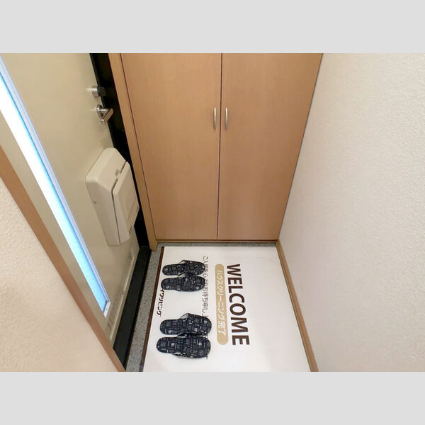 玄関 (玄関入り口)