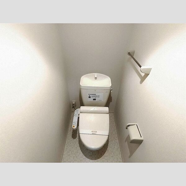 トイレ (温水便座付トイレ)