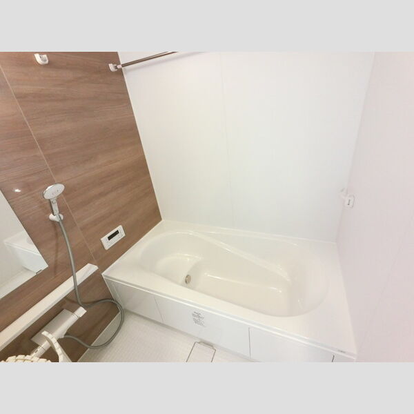 バス (浴室換気乾燥機付き一坪タイプの浴槽です。)