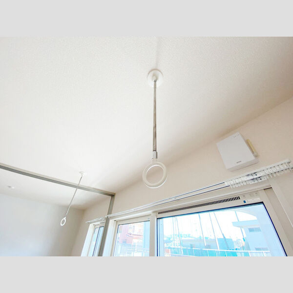 その他 (雨の日も安心室内物干し)