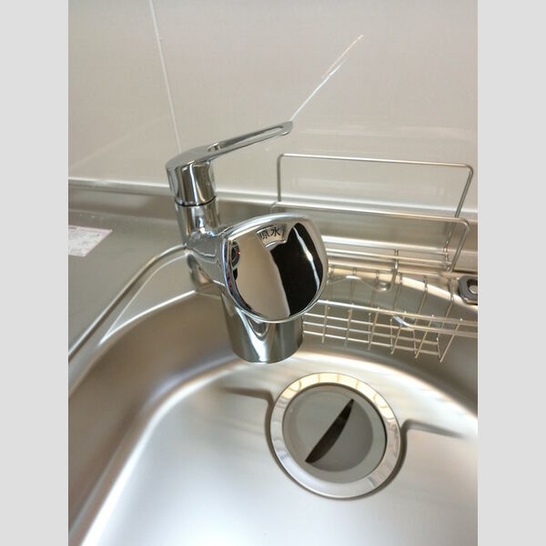 キッチン (浄水器付き蛇口)