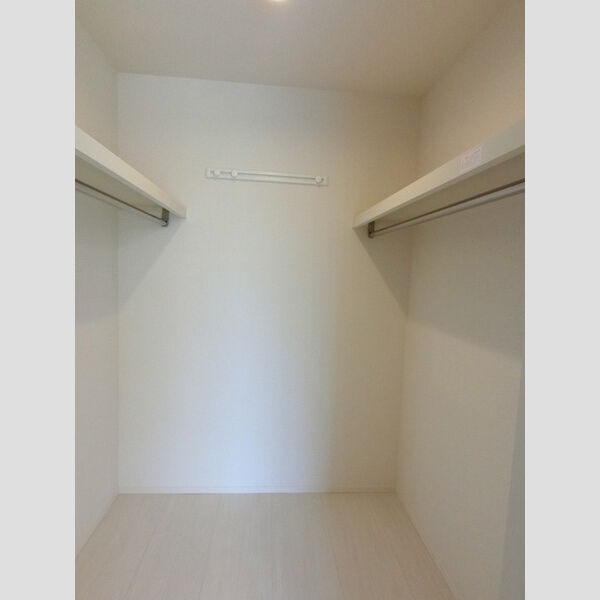 収納 (ウォークインクローゼット)