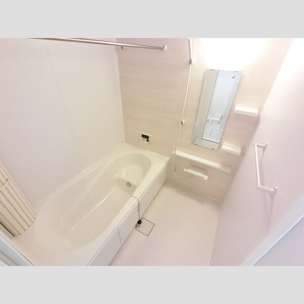 バス (浴室換気乾燥機付き一坪タイプの浴槽です。)
