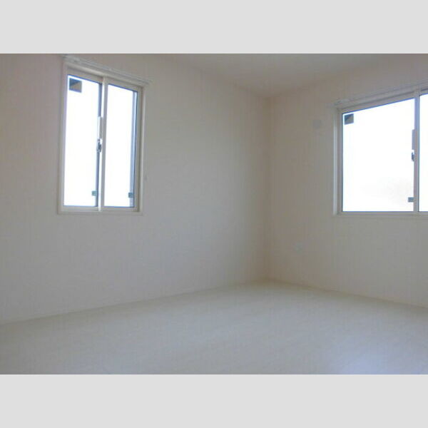 その他 (北側洋室)