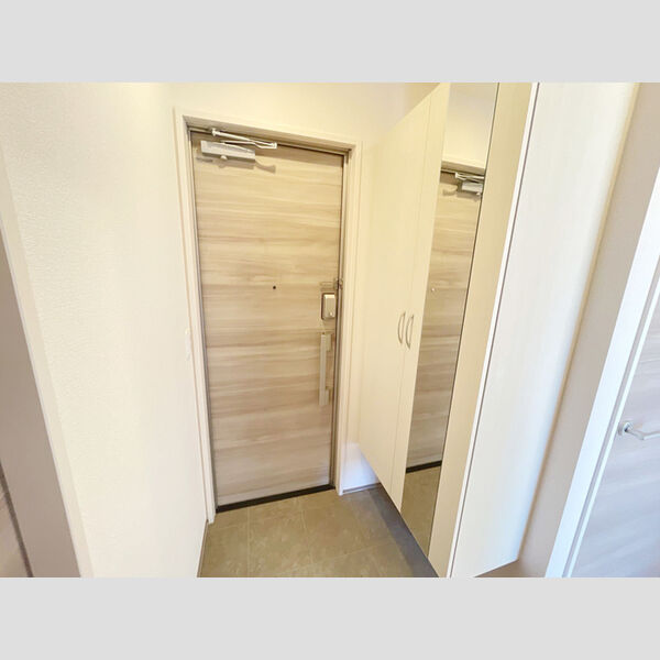 玄関 (玄関入り口)