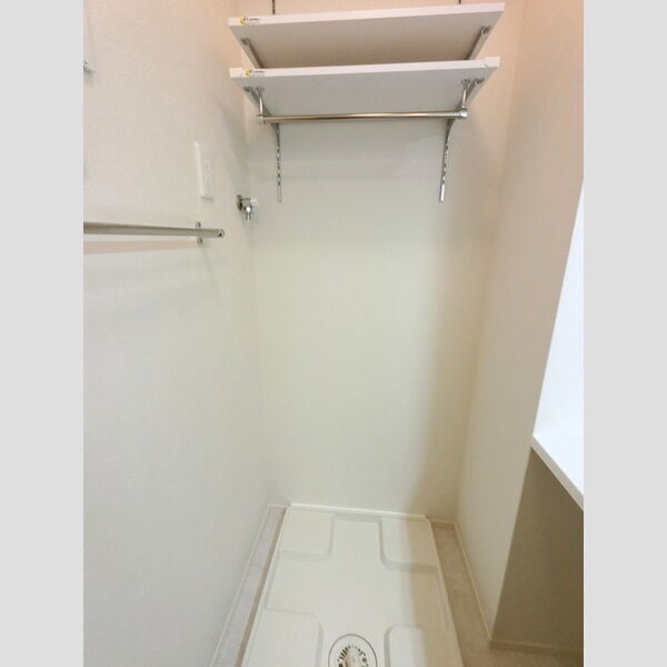 その他 (室内洗濯機置き場)