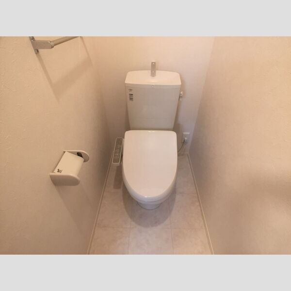 トイレ (温水洗浄暖房便座)