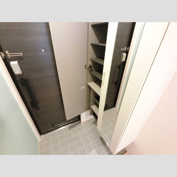 玄関 (玄関入り口)