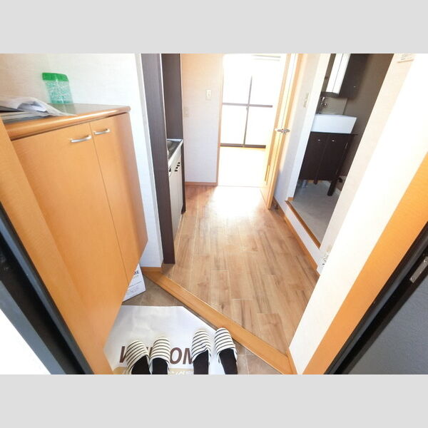 玄関 (玄関入り口)