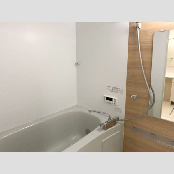 バス (浴室換気乾燥機付きの浴槽です。)