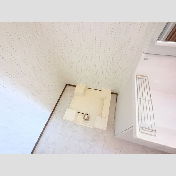その他 (室内洗濯機置き場)