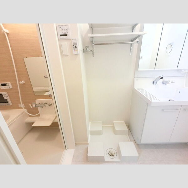 その他 (室内洗濯機置き場)