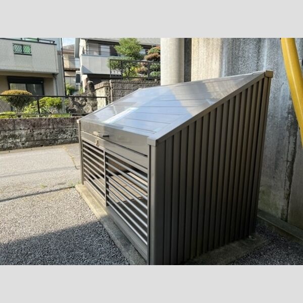 現地周辺 (敷地内アパート専用ゴミステーション)