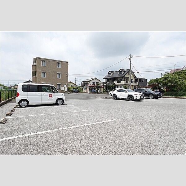 駐車場 (駐車場)