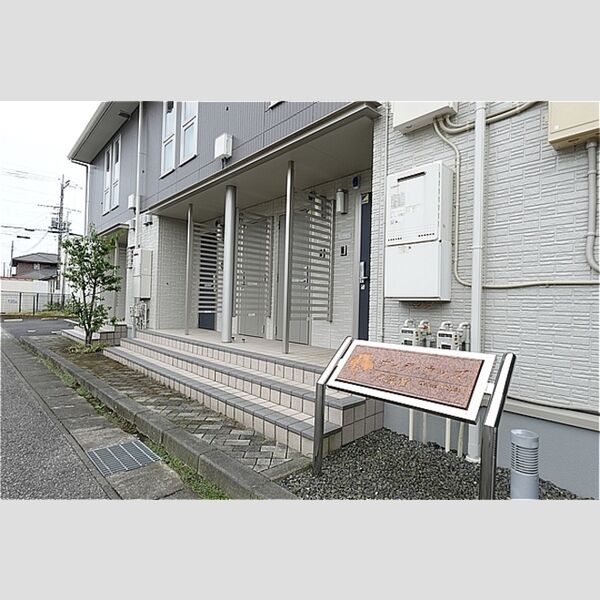 エントランス (エントランス)