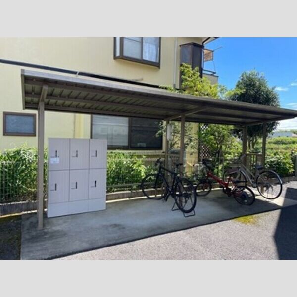 現地周辺 (駐輪場(宅配ボックス有ります))