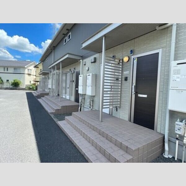 現地周辺 (玄関前)