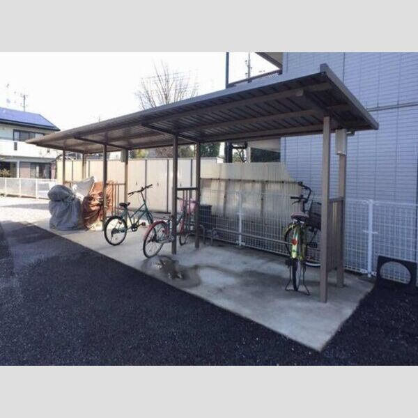 現地周辺 (駐輪場)
