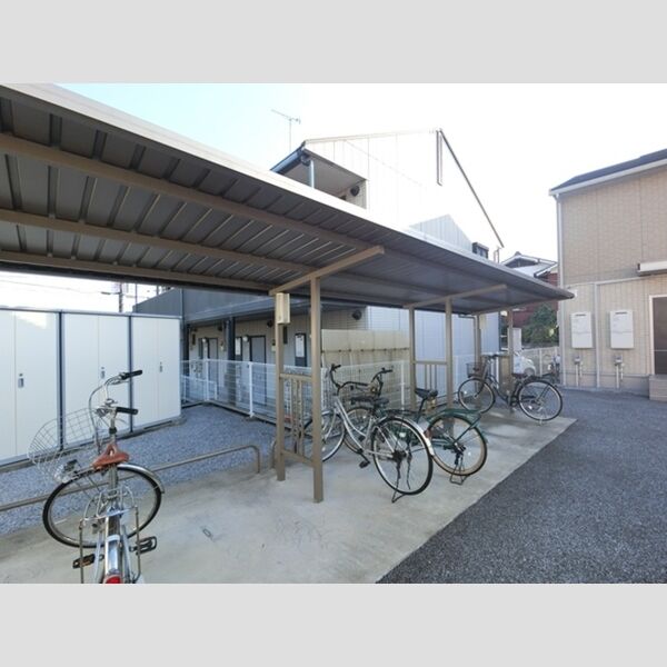 現地周辺 (駐輪場)