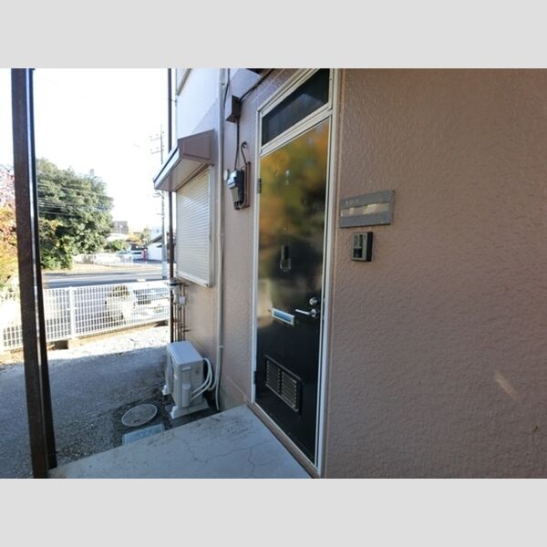 現地周辺 (玄関前)