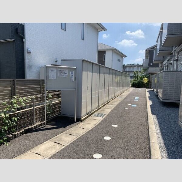 現地周辺 (外部物置)