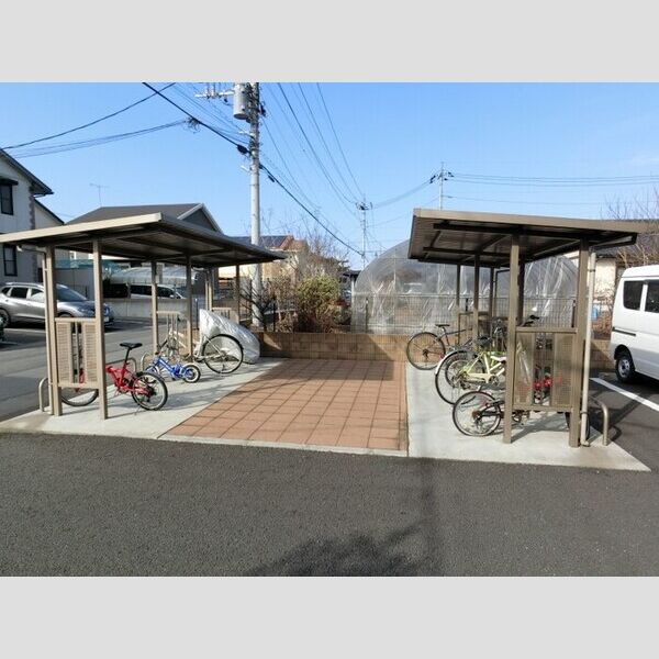 現地周辺 (駐輪場)