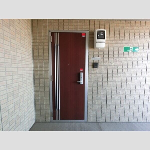 現地周辺 (玄関前)