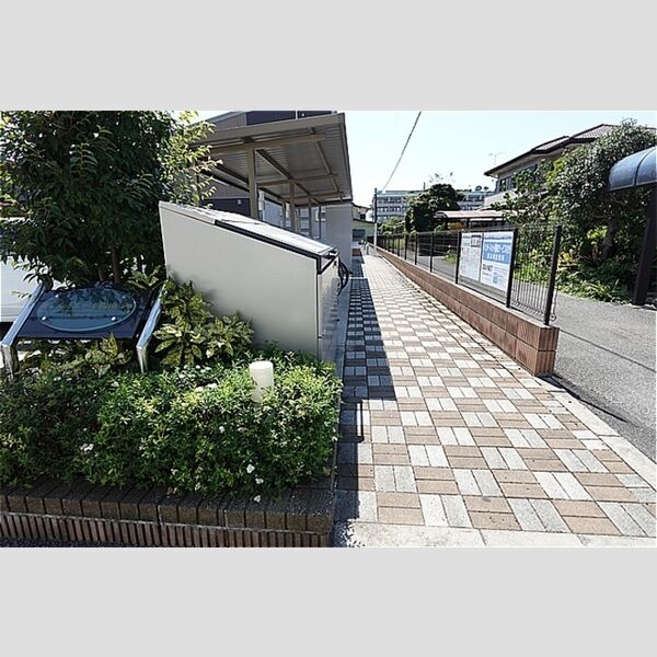 エントランス (物件入り口)