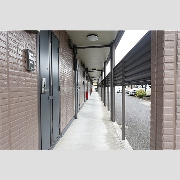 現地周辺 (共用廊下)