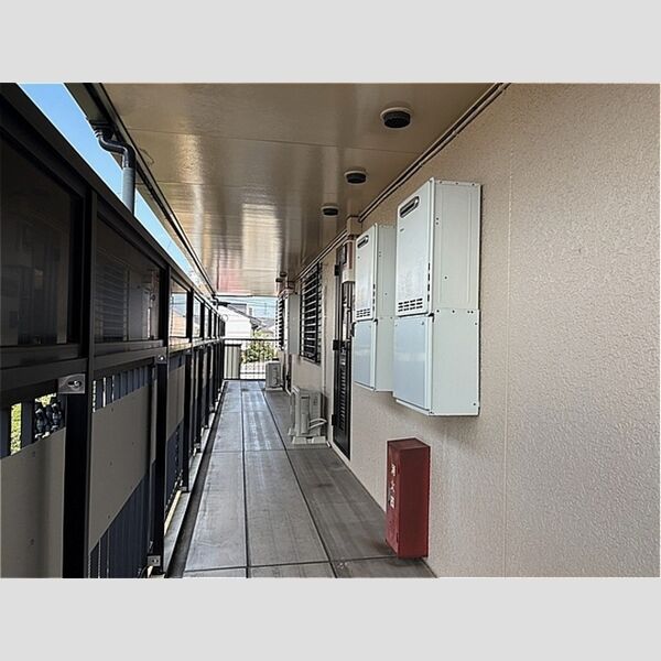 現地周辺 (2F・共用廊下)