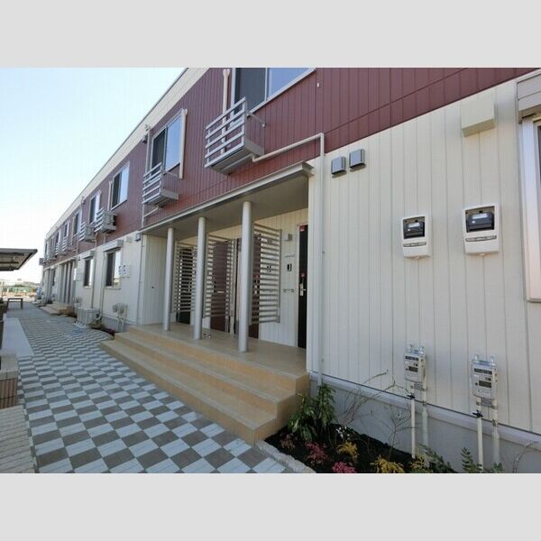 現地周辺 (玄関前)