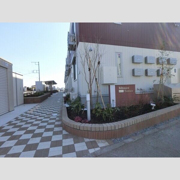 エントランス (エントランス)