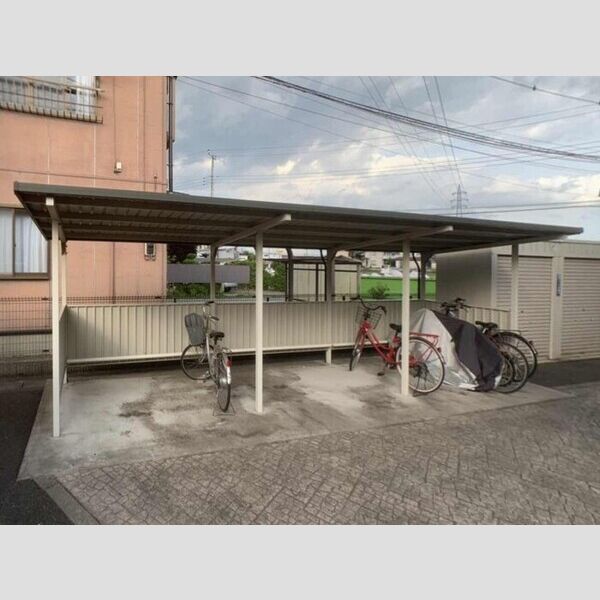 現地周辺 (駐輪場)